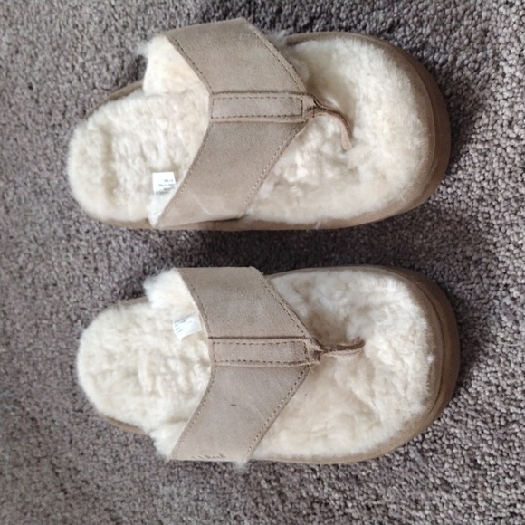 L. L. Bean Fur Lined Sandals SIZE 6 - Picture 1 of 4